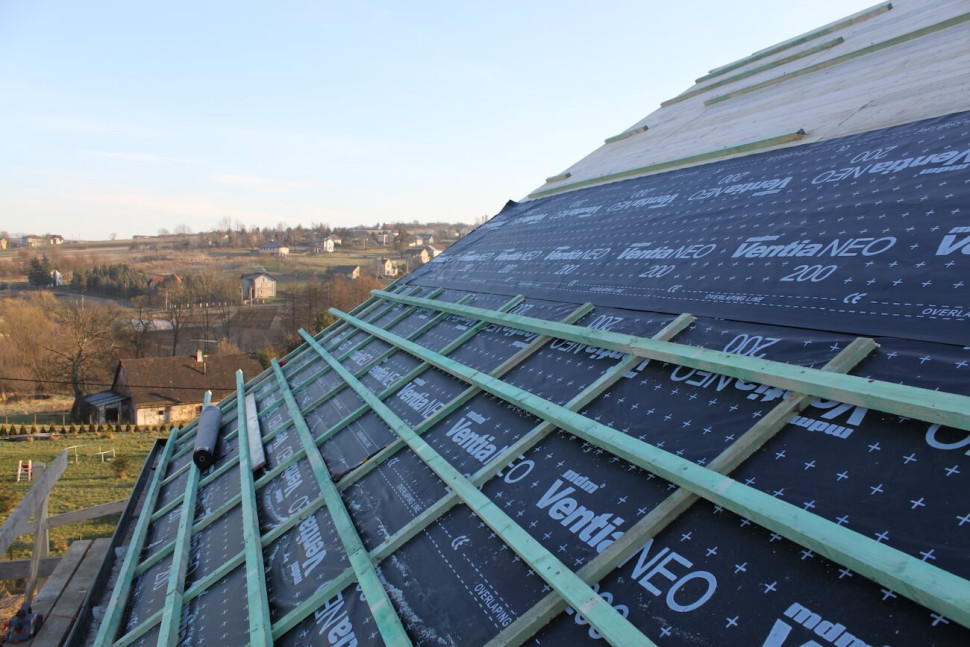 ołacenie i folia wstępnego krycia