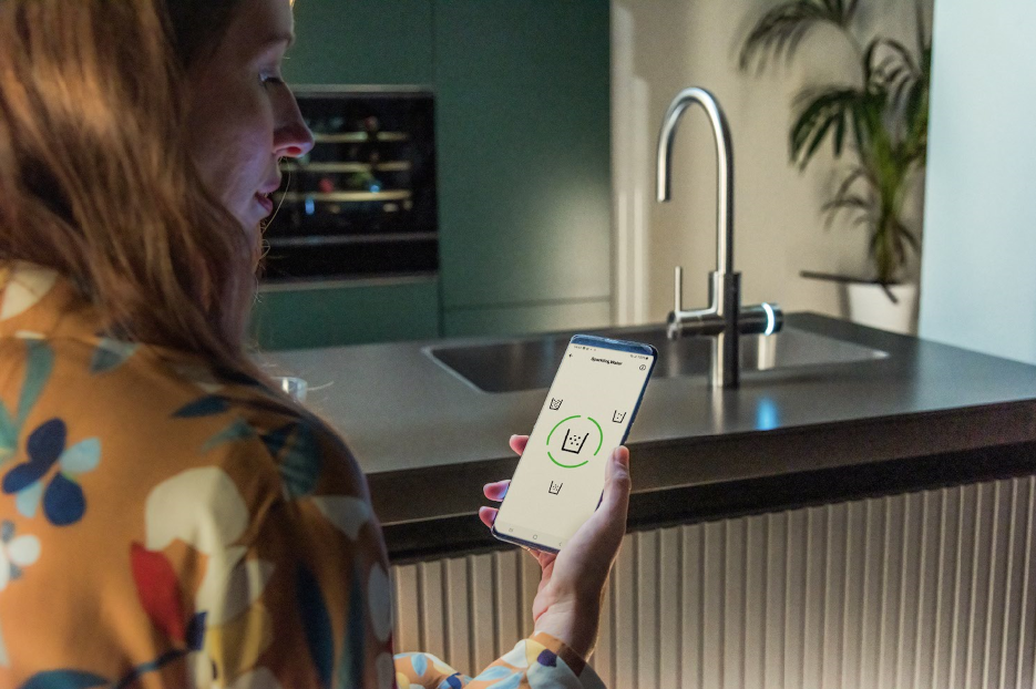 Aplikacja Franke @Home - umożliwia użytkownikom ustawienie parametrów wody dla różnych funkcji. 