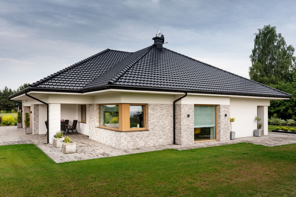 Dachówka ceramiczna Braas Topas 13V, kolor czarny błyszczący