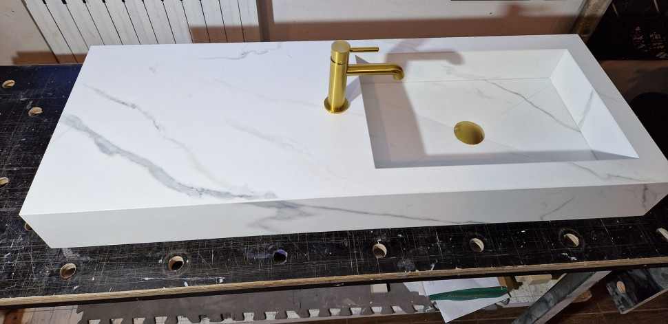 Wykorzystanie płyty budowlanej do budowy umywalki. Fot. Ultrament