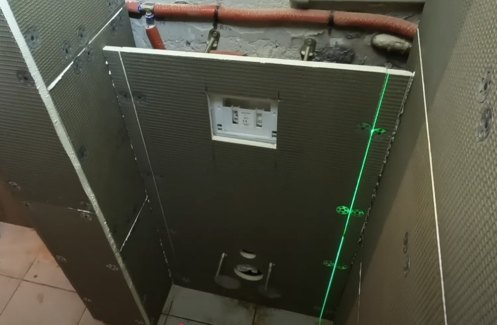 Półka z płyty budowlanej. Fot. Ultrament 