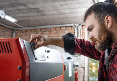 Jak ekonomicznie ustawić piec na ekogroszek?