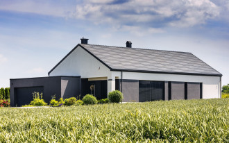 Niezawodne i trwałe pokrycie dachowe na lata - płaskie dachówki Braas