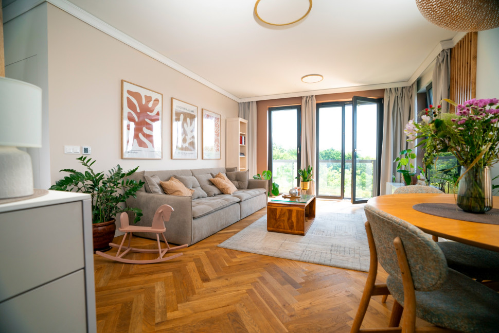 Salon w odcieniu Cappuccino z kolekcji farb Beckers Designer Colour