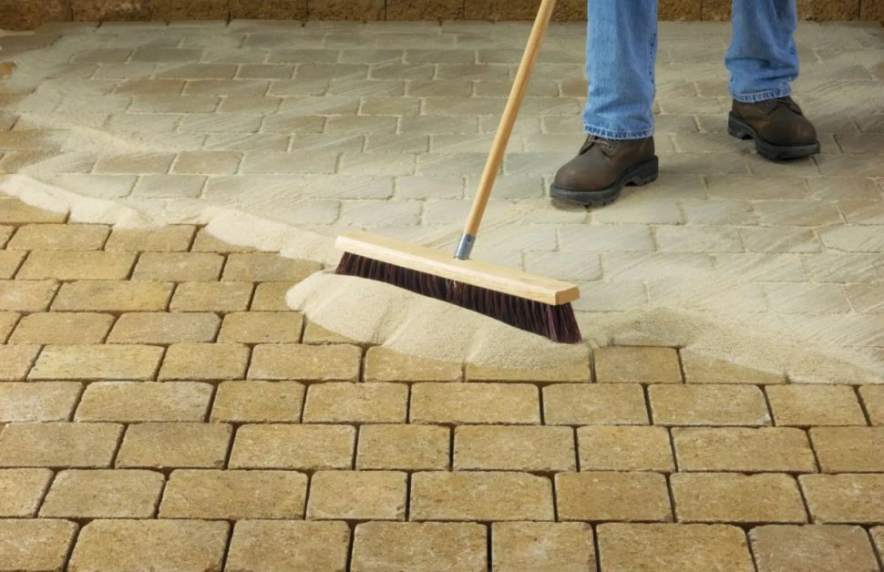 Piasek polimerowy DR+ Next Gel do spoinowania nawierzchni betonowych