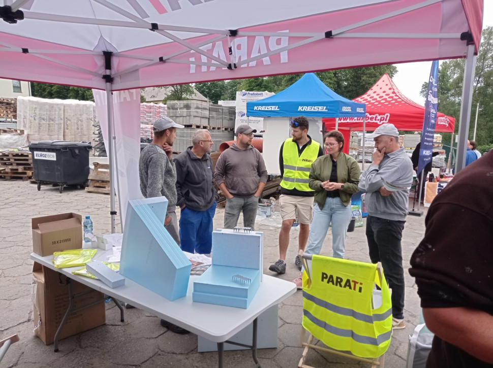 Prezentacja fundamentowych elementów brzegowych PARATi na jednej z imprez branżowych