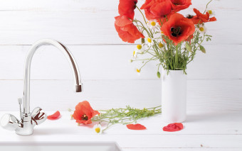 Wybór armatury kuchennej: Na co zwrócić uwagę, by nie żałować?