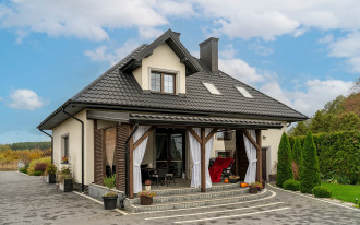 Układanie blachodachówki w arkuszach krok po kroku