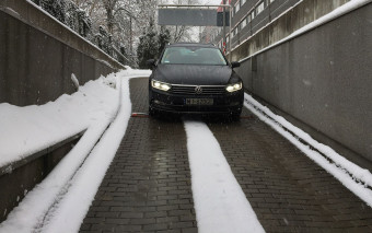 Dach i podjazd bez lodu - tak działa ogrzewanie przeciwoblodzeniowe