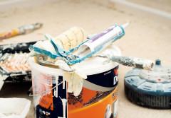 Grunty, masy, farby... Jak chemia budowlana ułatwia remont?