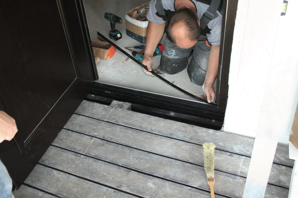 Drzwi wejściowe montaż