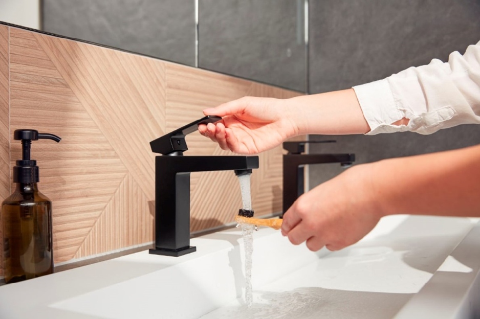 Baterie umywalkowe z kolekcji Logon świetnie sprawdzą się do podwójnej umywalki