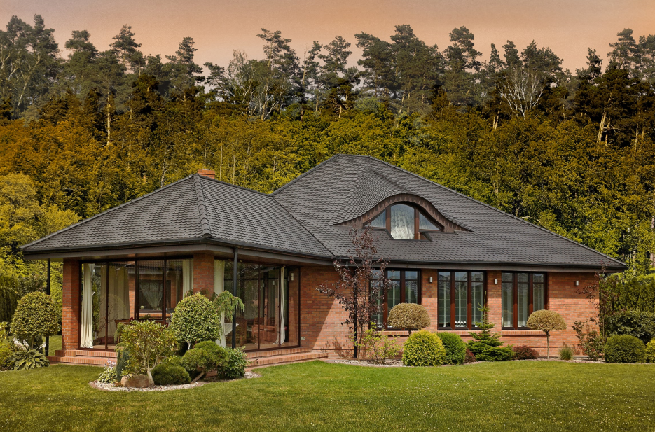 Dachówka ceramiczna Braas Opal, kolor antracytowy