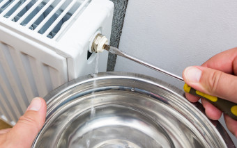 Po czym poznać, że grzejnik jest zapowietrzony?