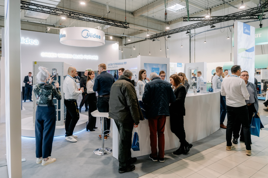 Na stoisku Midea odwiedzający mieli okazję zapoznać się z szeroką gamą flagowych systemów