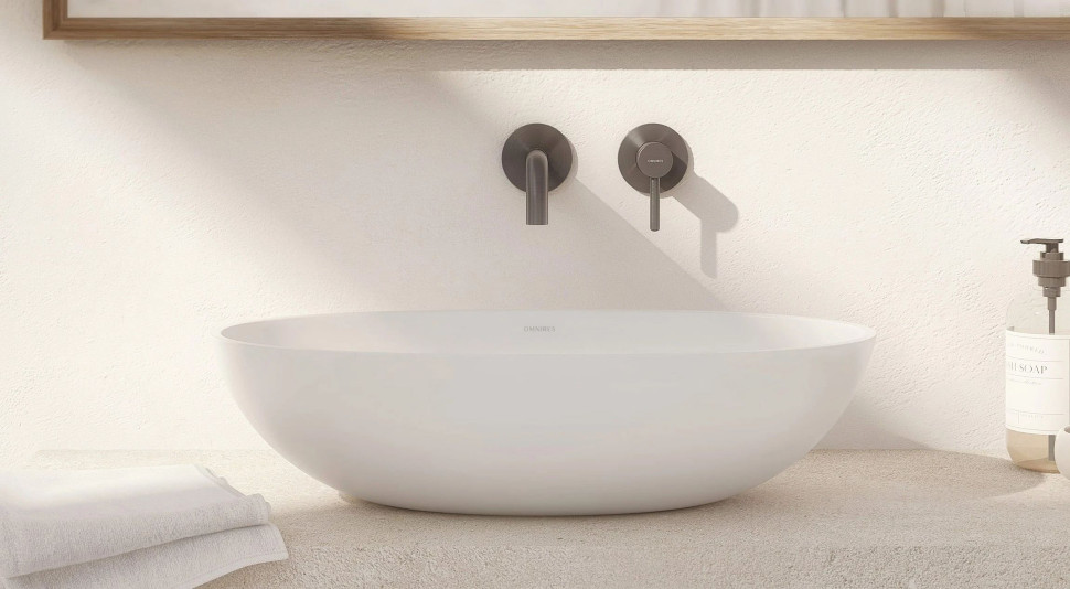 W funkcjonalnej strefie umywalki kluczowe jest zapewnienie swobodnego dostępu do lustra i światła