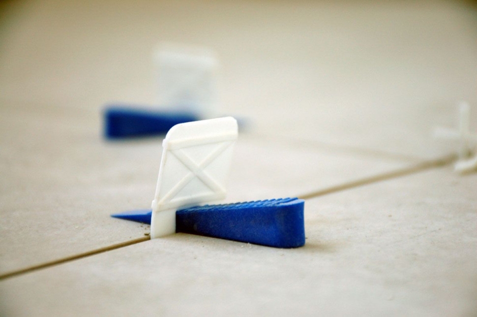 System poziomowania płytek