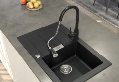 Czym czyścić czarny zlew?