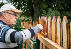 Odnowienie drewnianego płotu bez szlifowania - poradnik krok po kroku