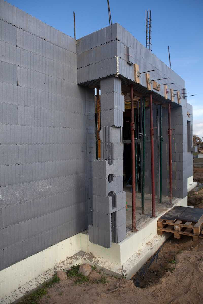 dom pasywny ocieplenie szary styropian