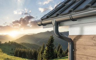 Jakie rynny kupić? 7 rzeczy, na które musisz zwrócić uwagę przy wyborze systemu rynnowego