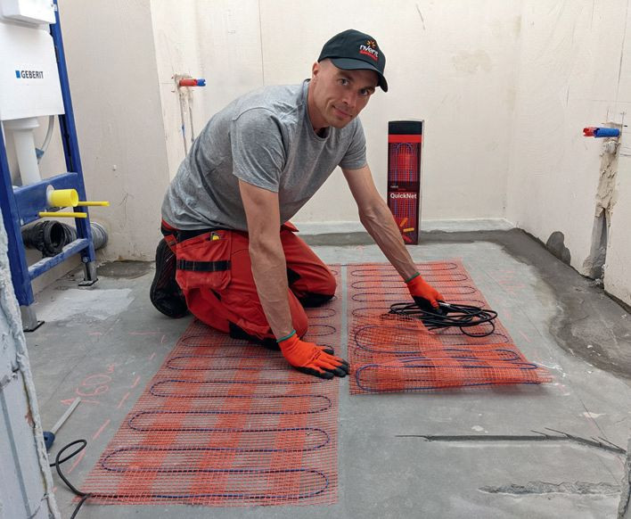 Samoprzylepna mata grzewcza nVent RAYCHEM QuickNet jest łatwa w montażu