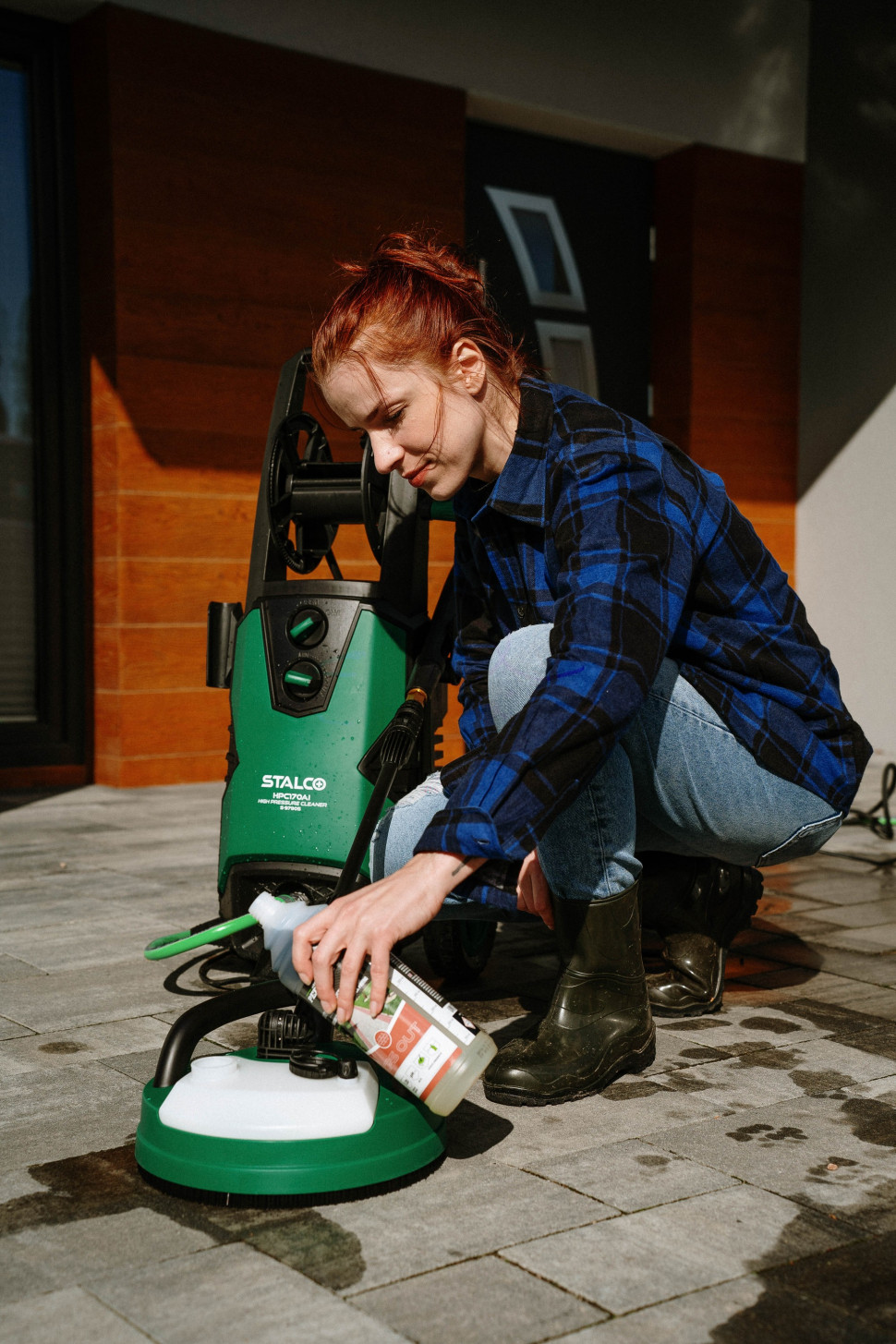 Uzupełnianie detergentu w myjce ciśnieniowej STALCO