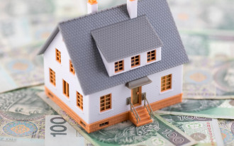 Pierwsze klucze - czy warto czekać na kredyt z dopłatą do budowy domu?