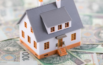 Pierwsze klucze - czy warto czekać na kredyt z dopłatą do budowy domu?