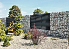 Czy warto postawić ogrodzenie gabionowe? Sprawdź zalety, wady i koszty płotu z gabionów