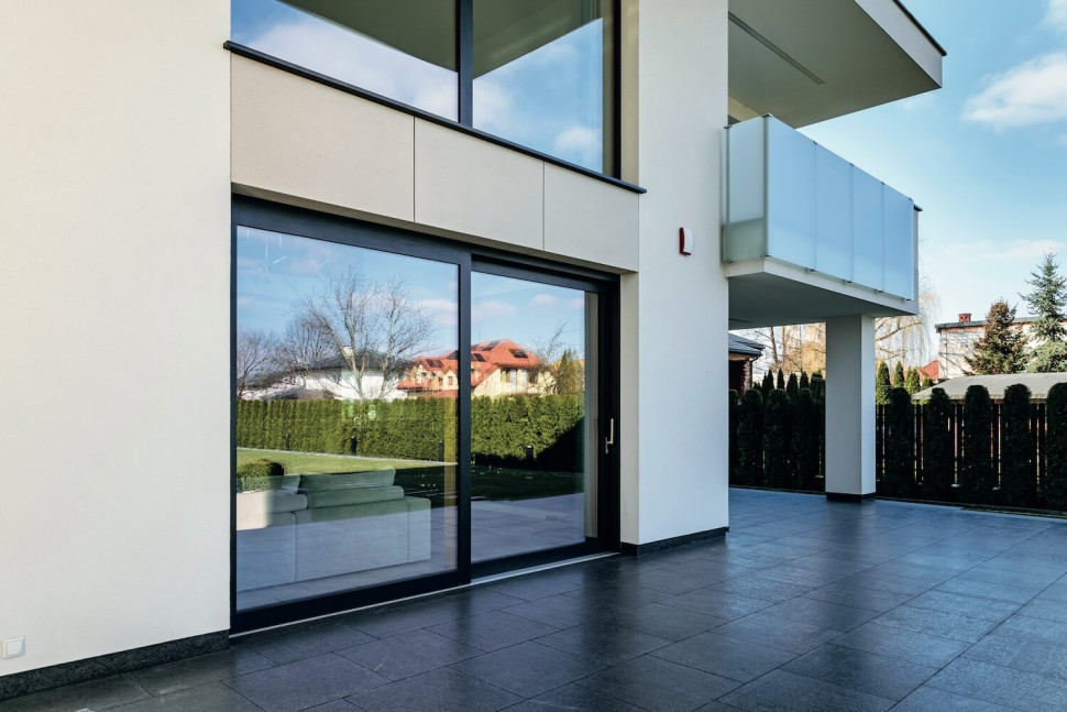 drzwi tarasowe drewniane w wersji z aluminiowymi nakładkami