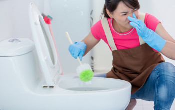 Koniec z cuchnącą łazienką! 5 trików, o których nikt Ci nie mówił!