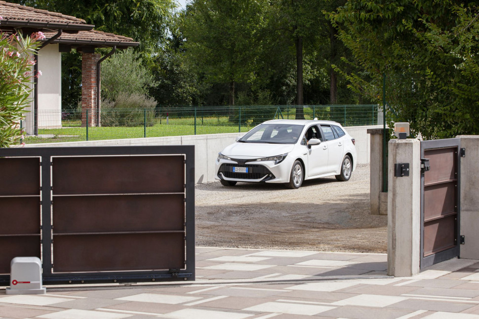 Brama wjazdowa z napędem