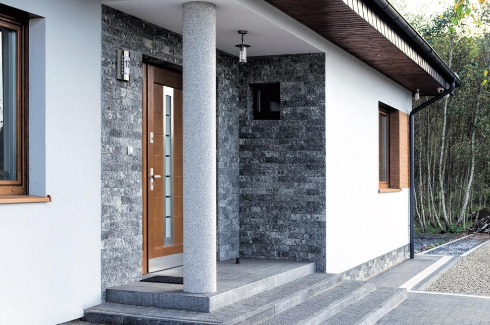 szare płytki do wykończenia elewacji