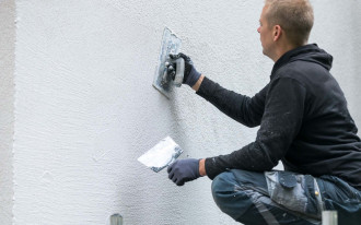 Jaki wybrać tynk elewacyjny? Poznaj rodzaje tynków, ich zastosowanie i koszty