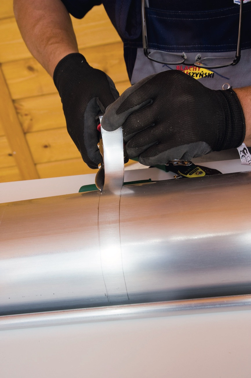 Docinanie rynny na długość