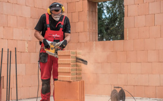 Pustaki ceramiczne poryzowane: jak budować energooszczędne ściany i dlaczego warto je wybrać?