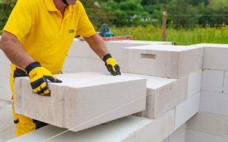 Ściana jednowarstwowa z betonu komórkowego - szybka w budowie, ciepła i opłacalna