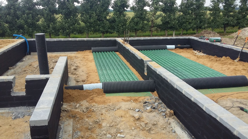 Zdjęcia z realizacji systemu GWC GEOSTRONG w fundamentach - wariant z rozsunięciem