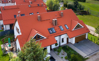 Dach z historią w tle: Jak dachówki budują regionalną tożsamość?