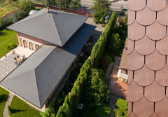 Jak prawidłowo położyć gont bitumiczny na dach?
