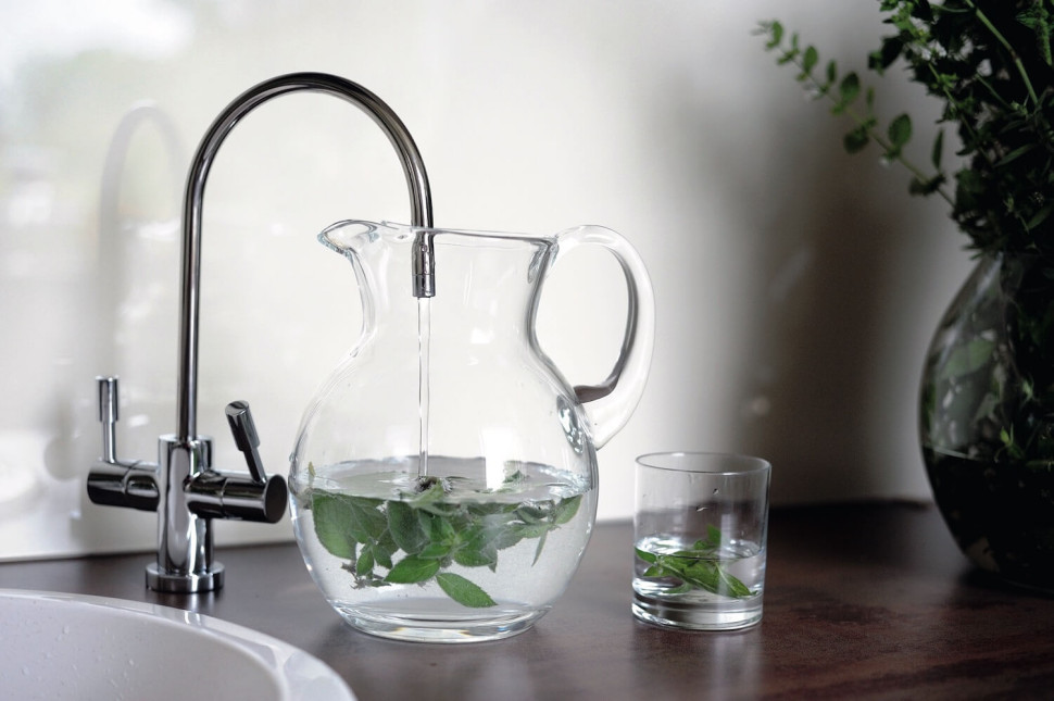 specjalistyczne badania wody są potrzebne przed montażem sposobu jej uzdatniania