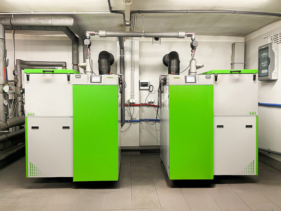 Montaż w kaskadzie dwóch jednostek BIO SOLID z automatycznym podawaniem peletu