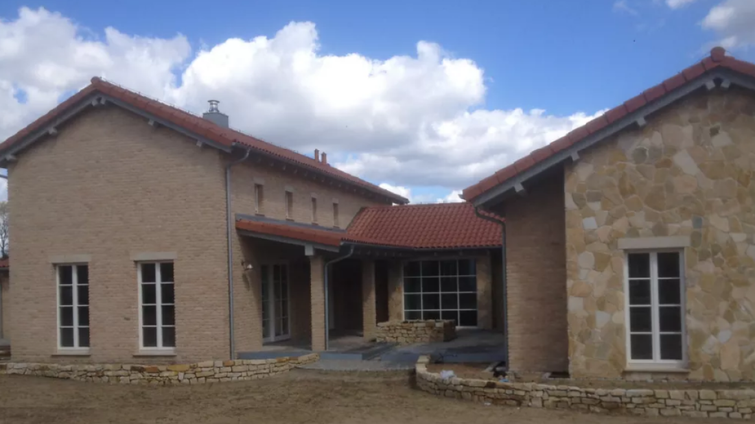 Drewniana podłoga w toskańskiej rezydencji w Poznaniu - historia udanej realizacji z użyciem systemu Sika