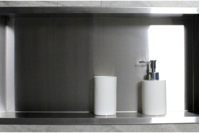 Półka wnękowa pod prysznicem - na jakiej wysokości i której ścianie?