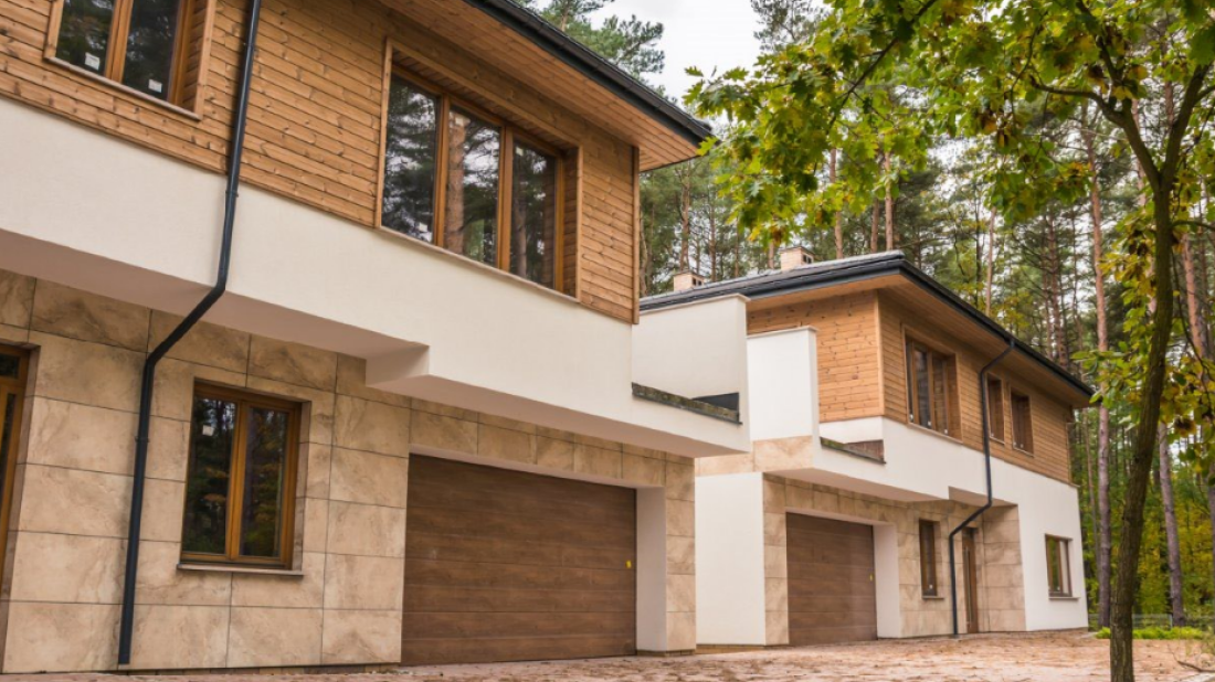 Nowa jakość elewacji: Thermory thermo sosna - drewno, które wytrzyma dekady bez impregnacji