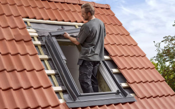 Grupa VELUX podpisuje umowę z Novelis na dostawę aluminium o niskiej emisji węgla