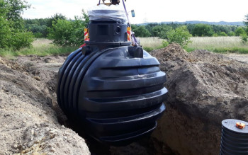 Jak tanio i skutecznie odprowadzić wodę deszczową z dachu?