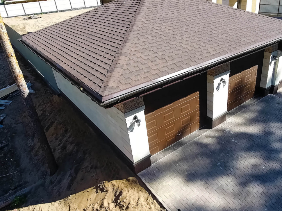 czy pod gonty bitumiczne potrzebne jest pełne deskowanie