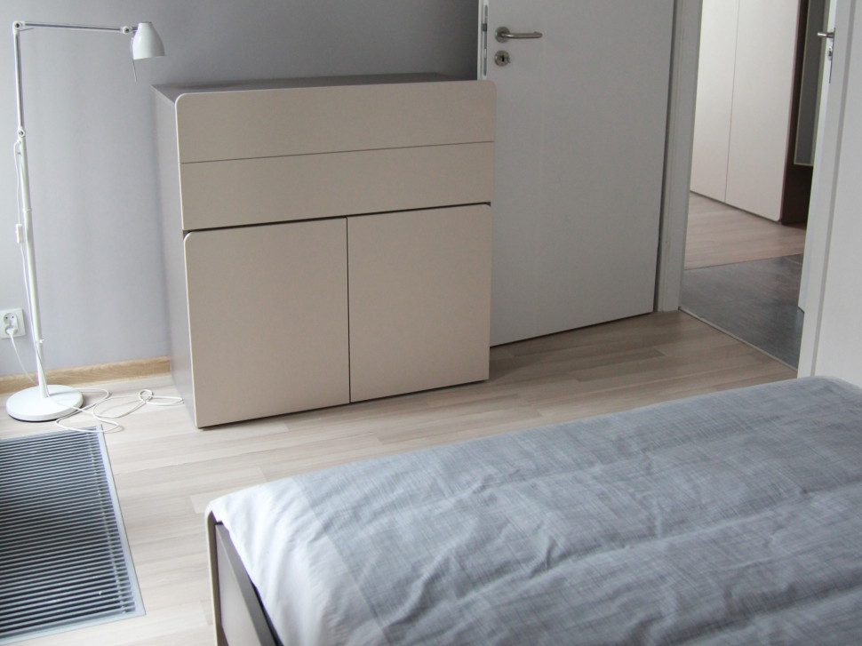 Grzejnik kanałowy REGULUS®-system w sypialni